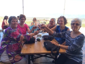 wine toast nubes